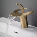 Rubinetto monocomando con uscita a cascata – Design a cascata | Struttura in ottone robusto