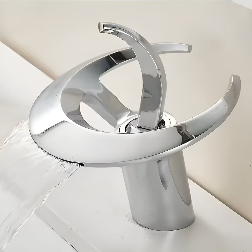 Rubinetto monocomando con uscita a cascata – Design a cascata | Struttura in ottone robusto