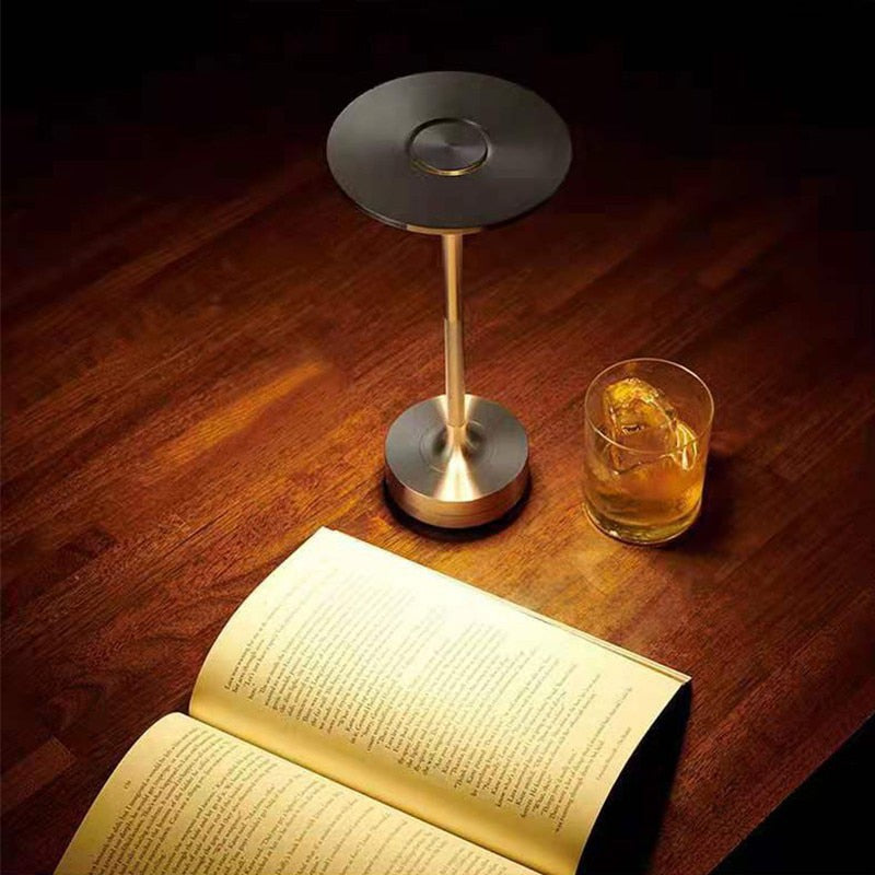 Luminous | Elegante lampada da tavolo