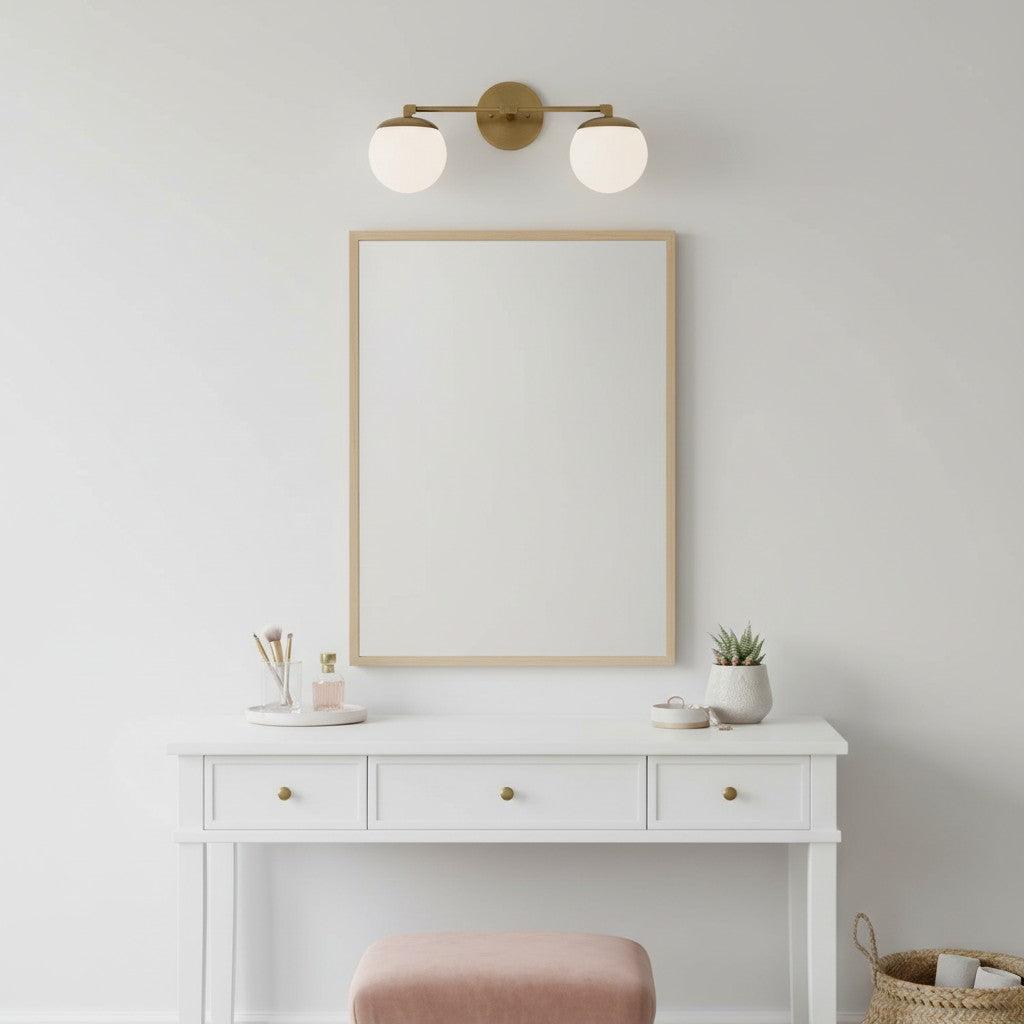 Applique da Bagno in Vetro Latte e Ottone