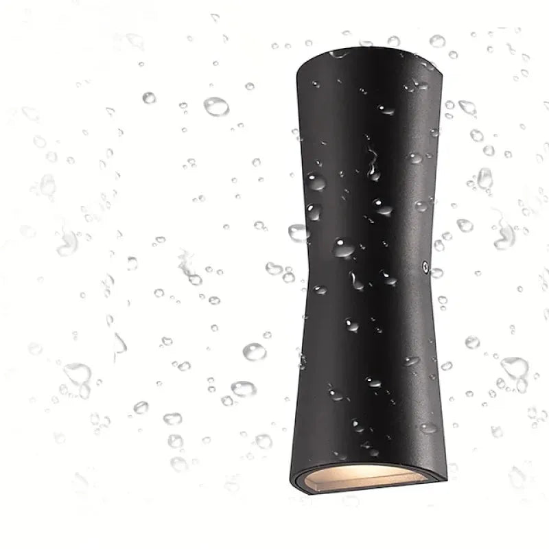 Lampada da Parete Esterno Minimalista Laxor in Metallo Impermeabile, Nero/Bianco