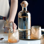 Set di caraffe in vetro con 4 bicchieri – Elegante e Decorativo | Caraffa da 1,2L con coperchio in legno per acqua, succo e ospiti