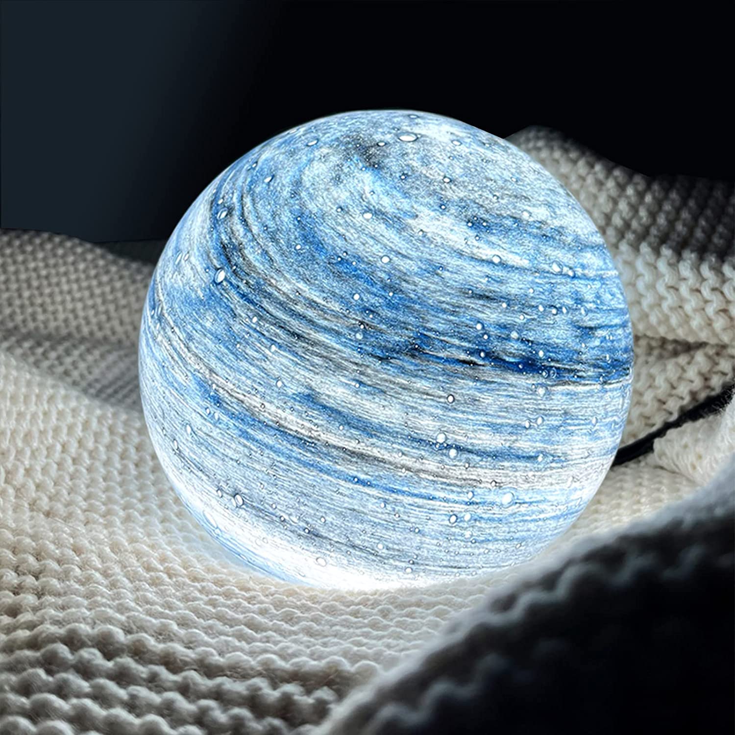 Lampada da Tavolo LED a Sfera con Aspetto Vetro e Superficie a Vortice