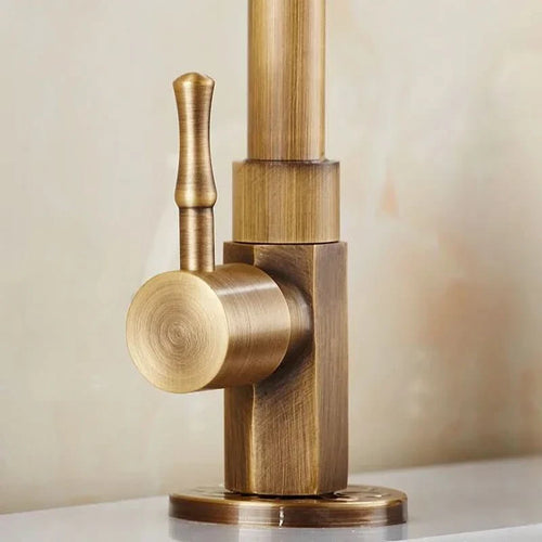 Aethel Tap – Beccuccio Alto 300 mm in Elegante Ottone Antico