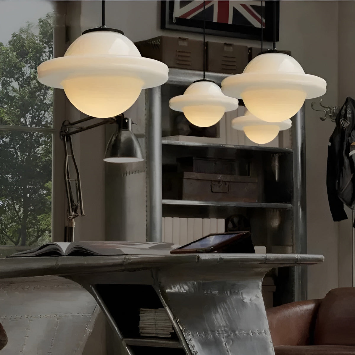 Lampada a sospensione in vetro opalino – Design vintage con vetro geometrico