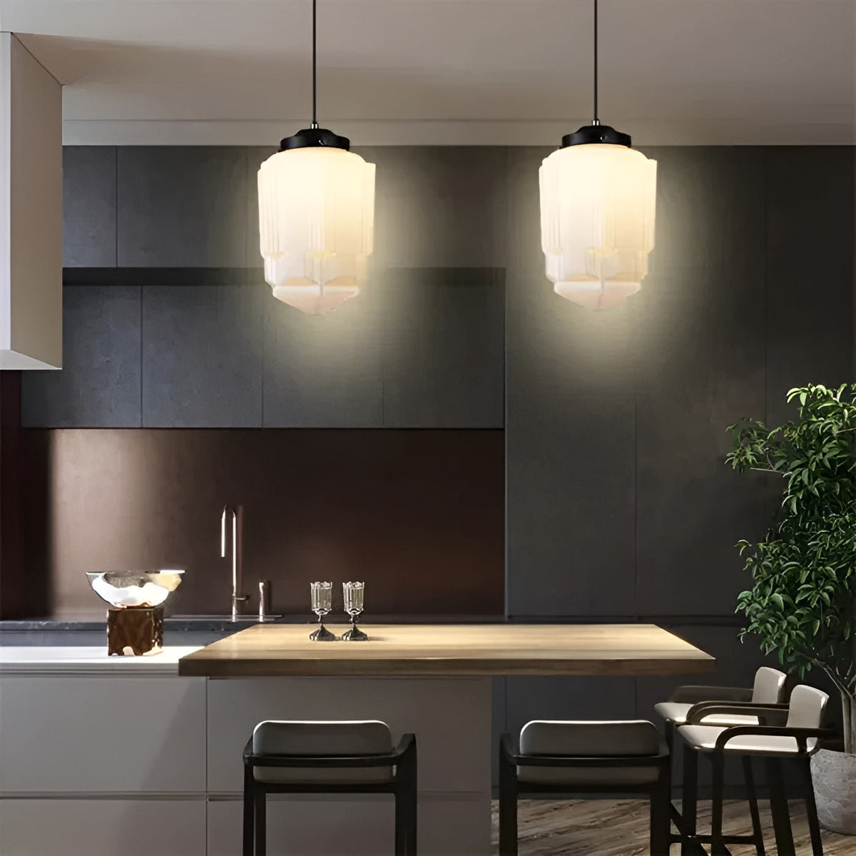Lampada a sospensione in vetro opalino – Design vintage con vetro geometrico