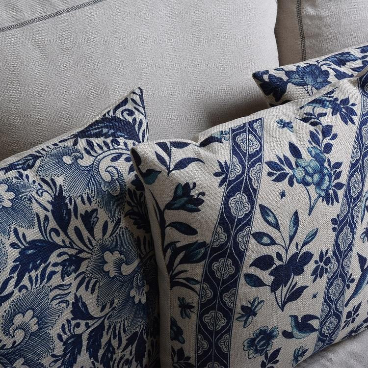 Timo | Copricuscino in Porcellana Blu e Beige in Mistura di Lino e Cotone per Divano o Letto