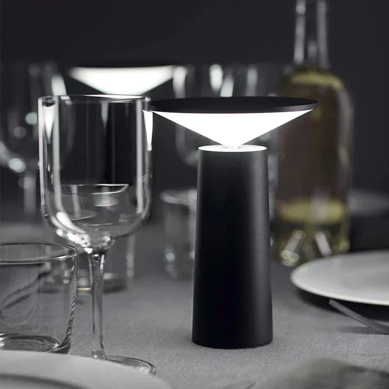 Lampada da tavolo Aurora - Moderna e Dimmerabile - Design Elegante