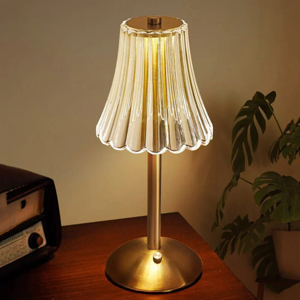 Lampada da Tavolo Elegante con Attivazione Touch e Finitura Oro