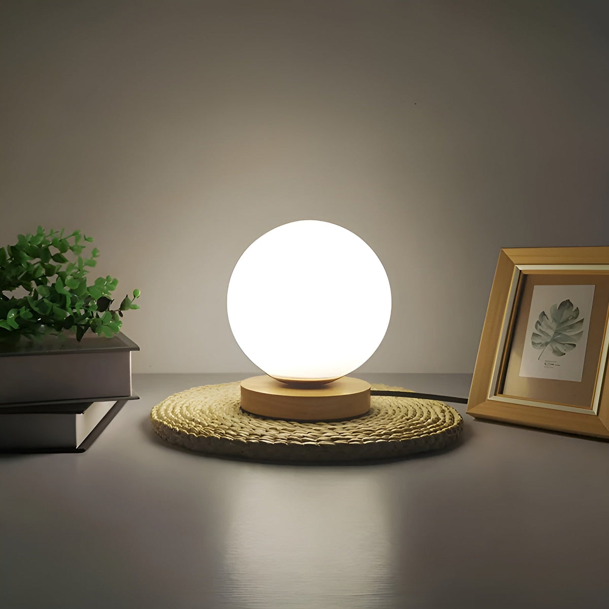 CharmingGlow Light – Lampada da tavolo in legno e vetro casual