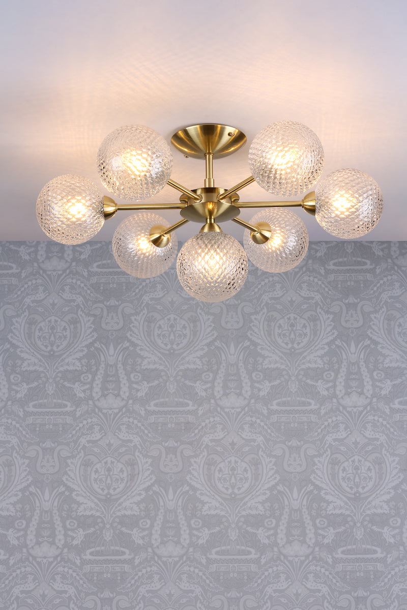 Lampada da soffitto semi-flush Laura Ashley Atherton in ottone satinato e vetro