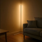 Lampada da terra angolare a LED – Dimmerabile con telecomando | Design moderno e luce indiretta