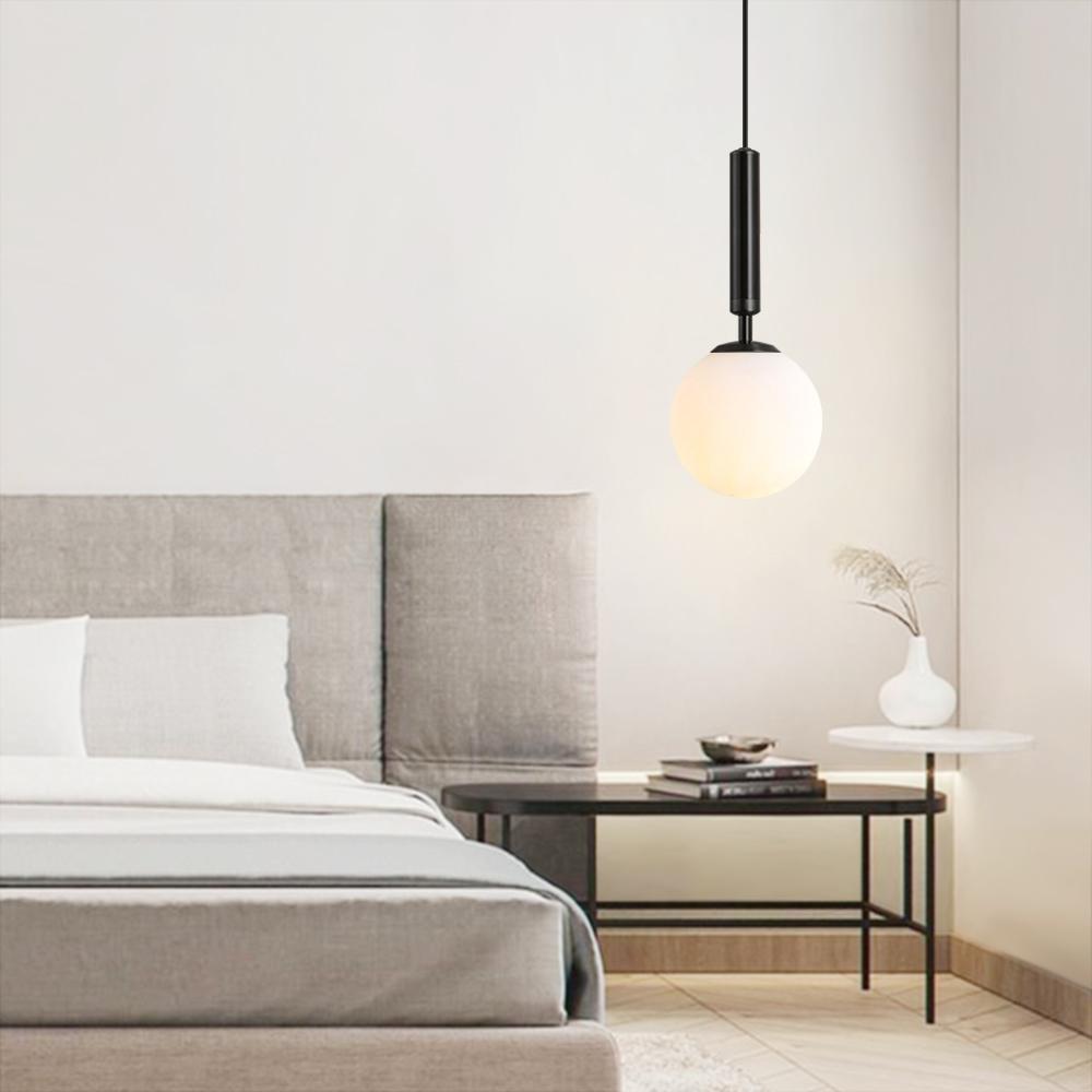 Lampada a sospensione in vetro minimalista Ljoma in stile mid-century