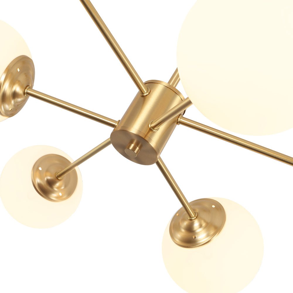 Lampadario Minimalista in Ottone con Vetro Opale Aevig