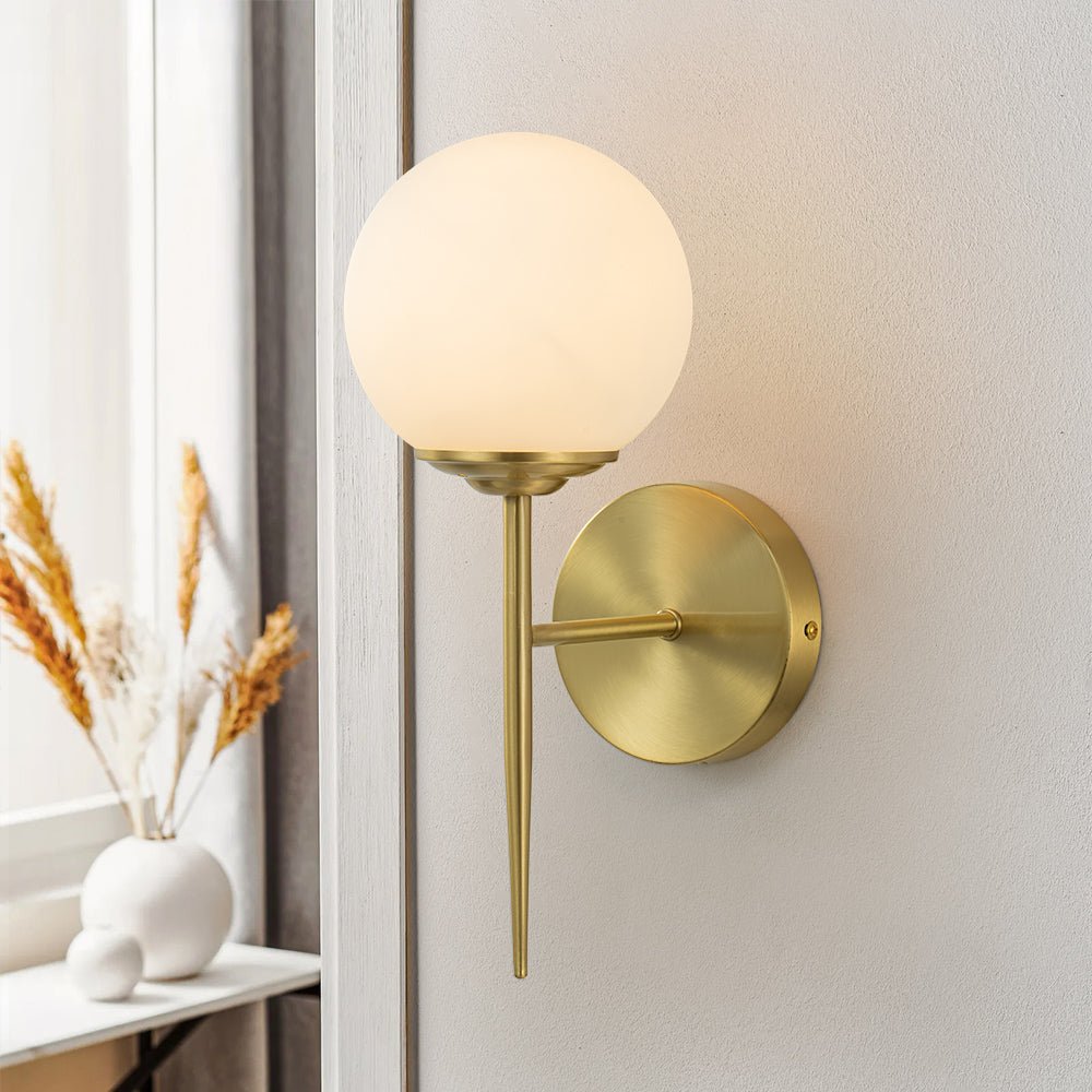Applique da Parete in Ottone e Vetro Minimalista di Mezzogiorno Aether
