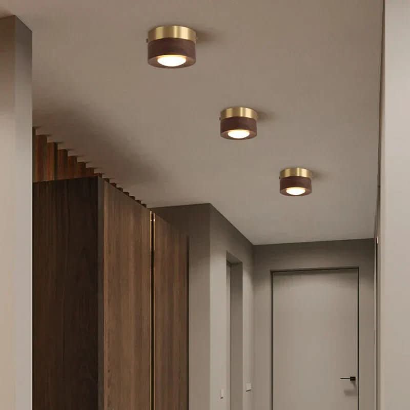 LignaShine – Luce Ambientale in Legno di Noce Naturale