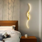 LINEALUX – Applique LED Curva per Illuminazione Ambientale Moderna