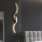 LINEALUX – Applique LED Curva per Illuminazione Ambientale Moderna