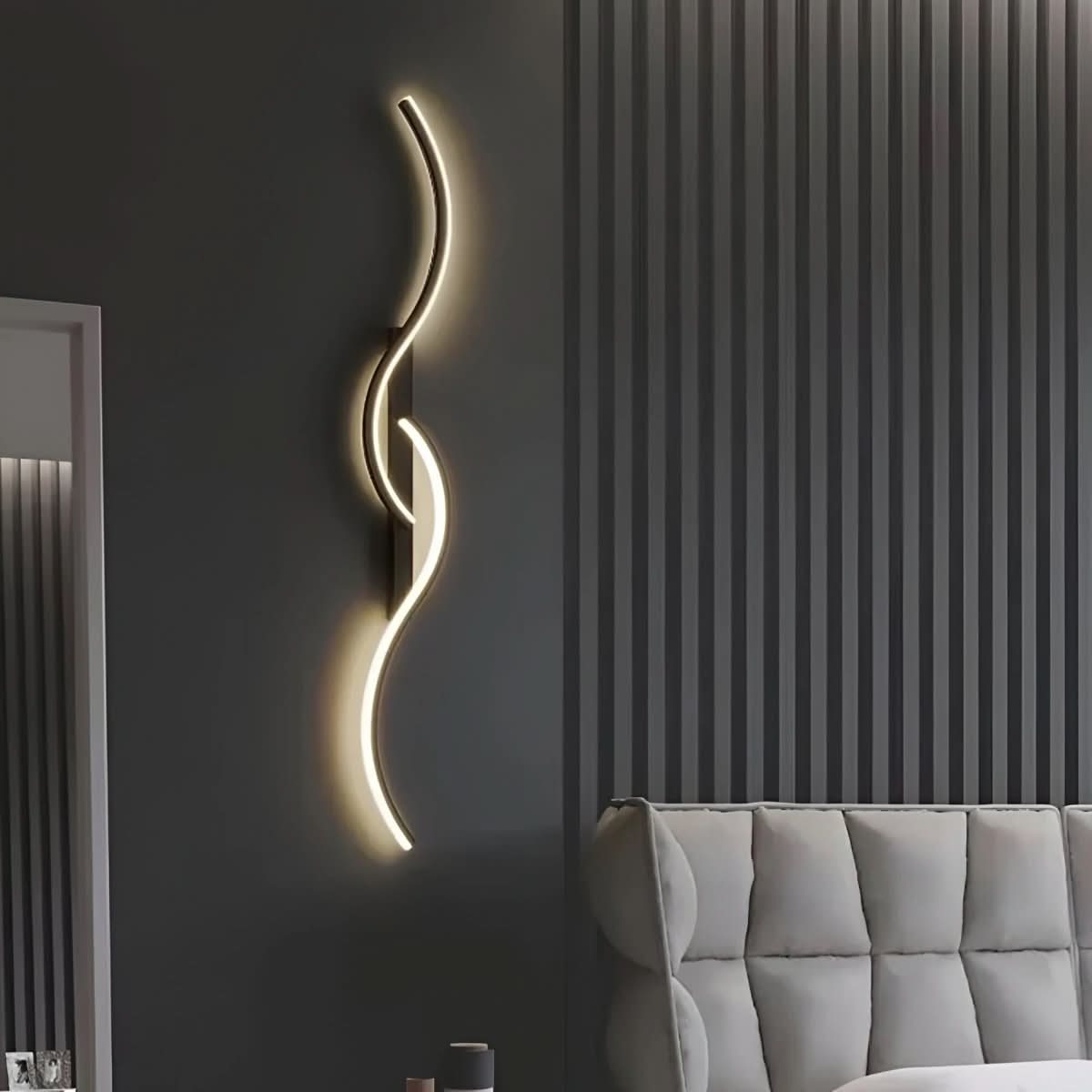LINEALUX – Applique LED Curva per Illuminazione Ambientale Moderna
