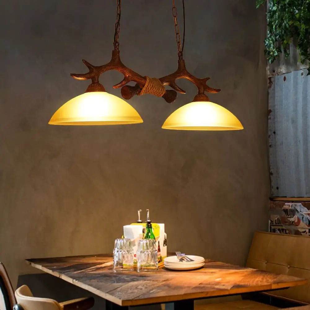 Lampadario in legno di cervo