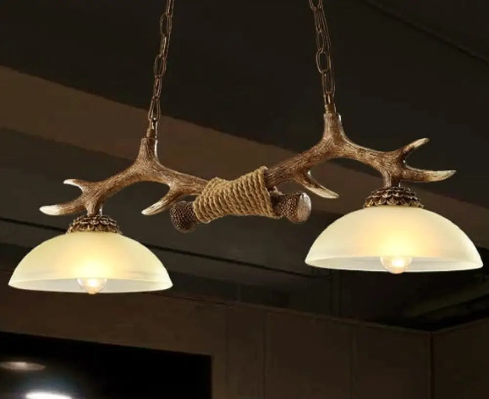 Lampadario in legno di cervo