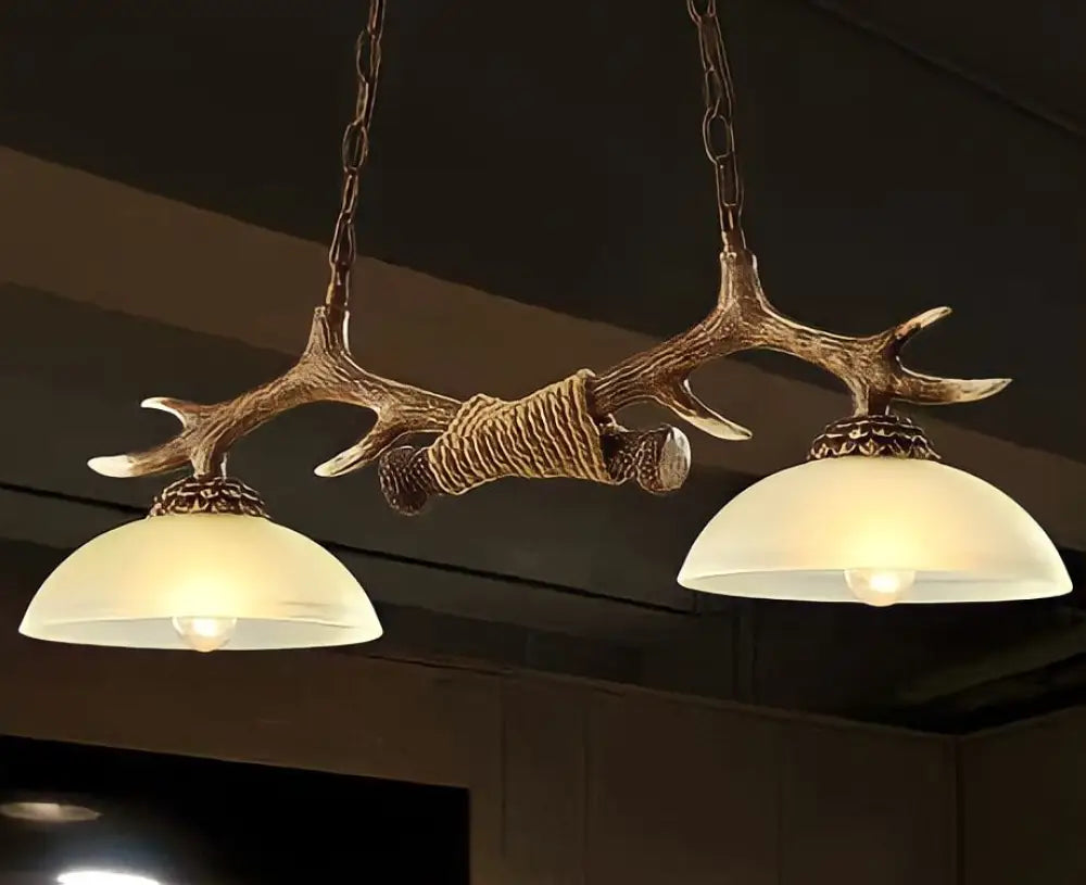 Lampadario in legno di cervo