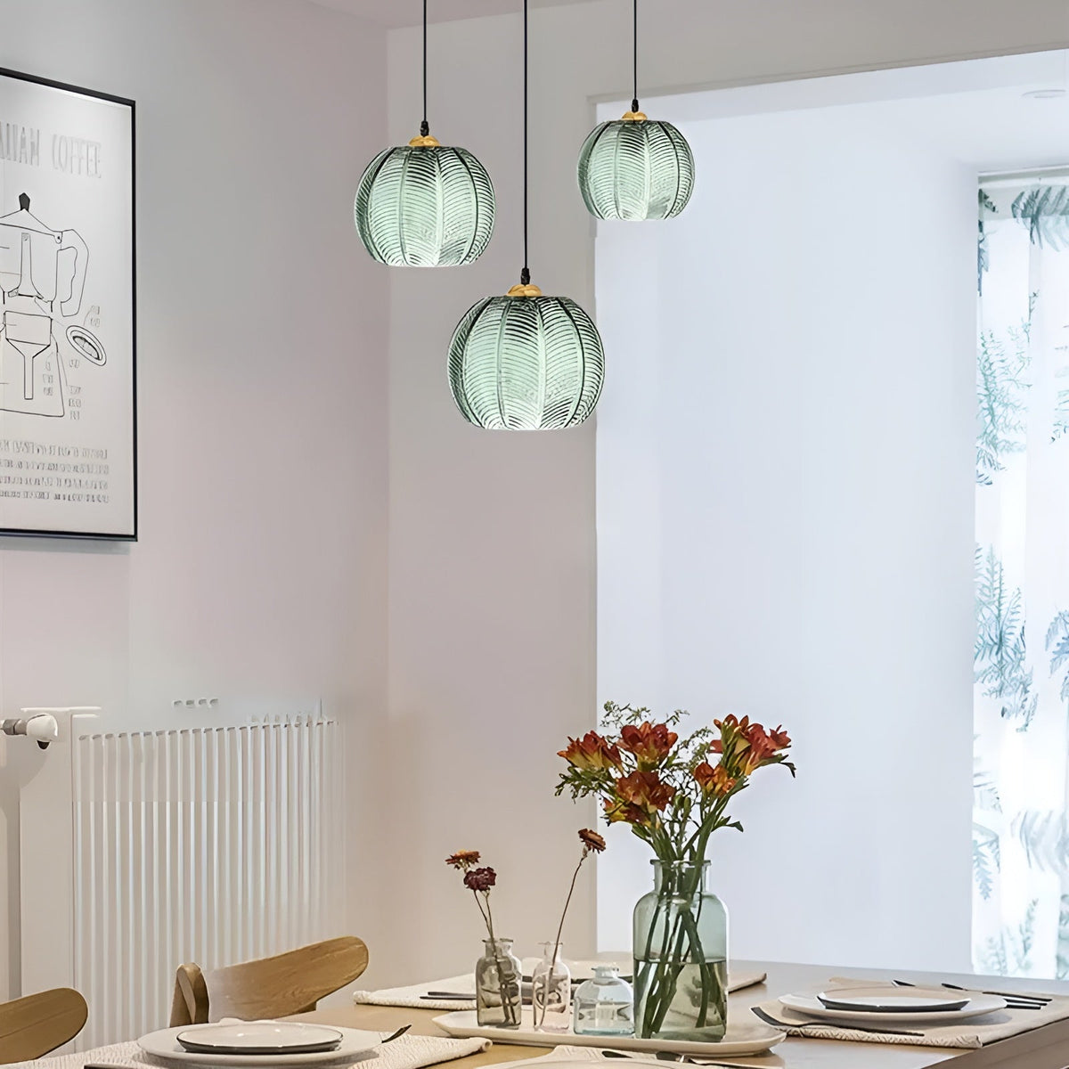 Lampada a sospensione in vetro rigato verde – Design retro e luce suggestiva | Illuminazione interna elegante