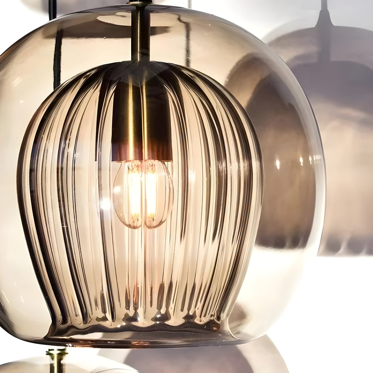 FrostedGlow Light – Lampada a sospensione in vetro moderna