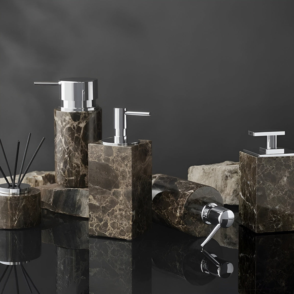Set da bagno in marmo Emperador – Dispenser di sapone, porta sapone e accessorio per profumo di lusso | Accessori eleganti per il bagno