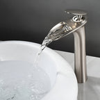 Rubinetti da lavabo moderni – Elegante rubinetto a cascata | Miscelatore monocomando di alta qualità