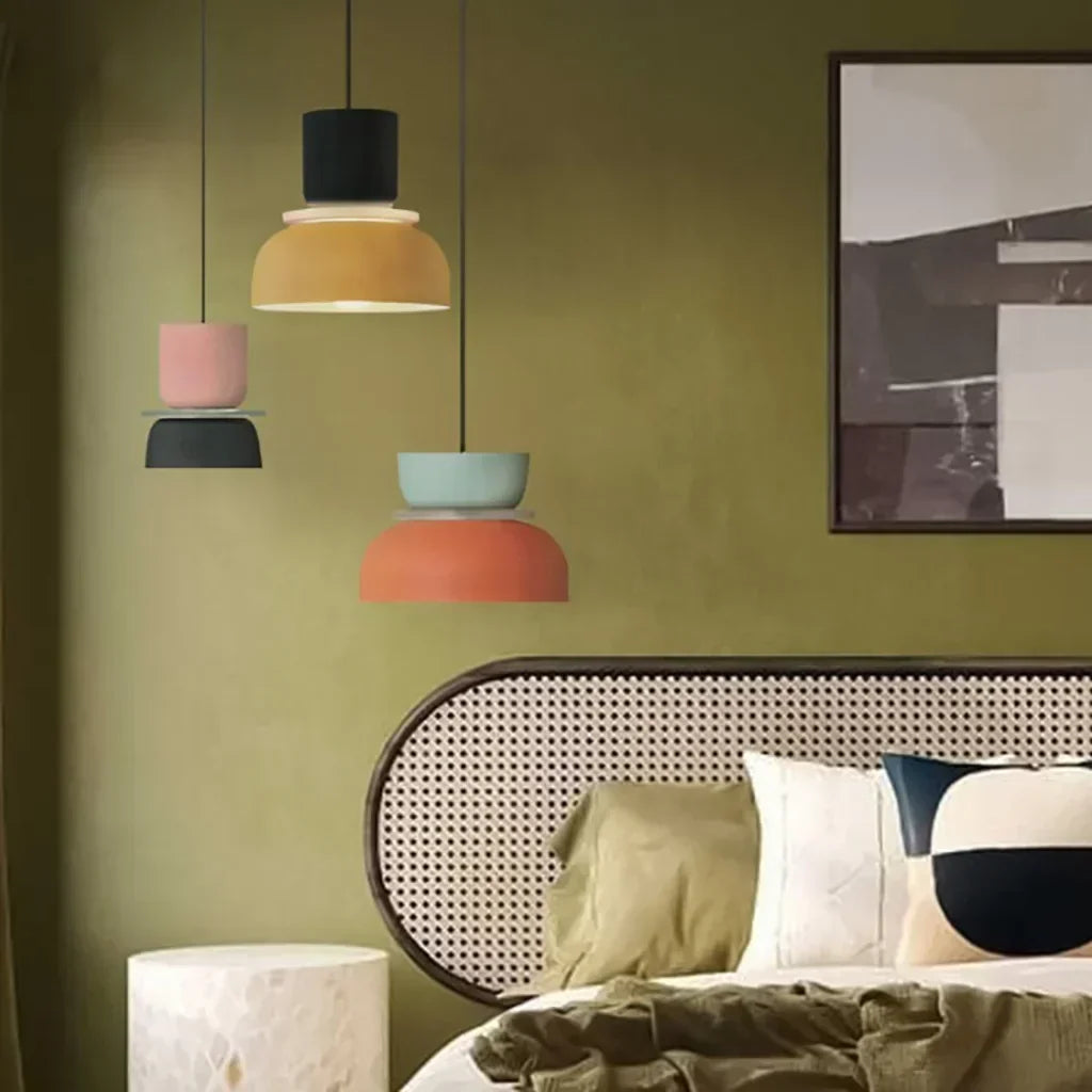 Lampada a sospensione nordica con accenti colorati – Lucie
