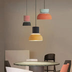 Lampada a sospensione nordica con accenti colorati – Lucie