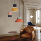 Lampada a sospensione nordica con accenti colorati – Lucie