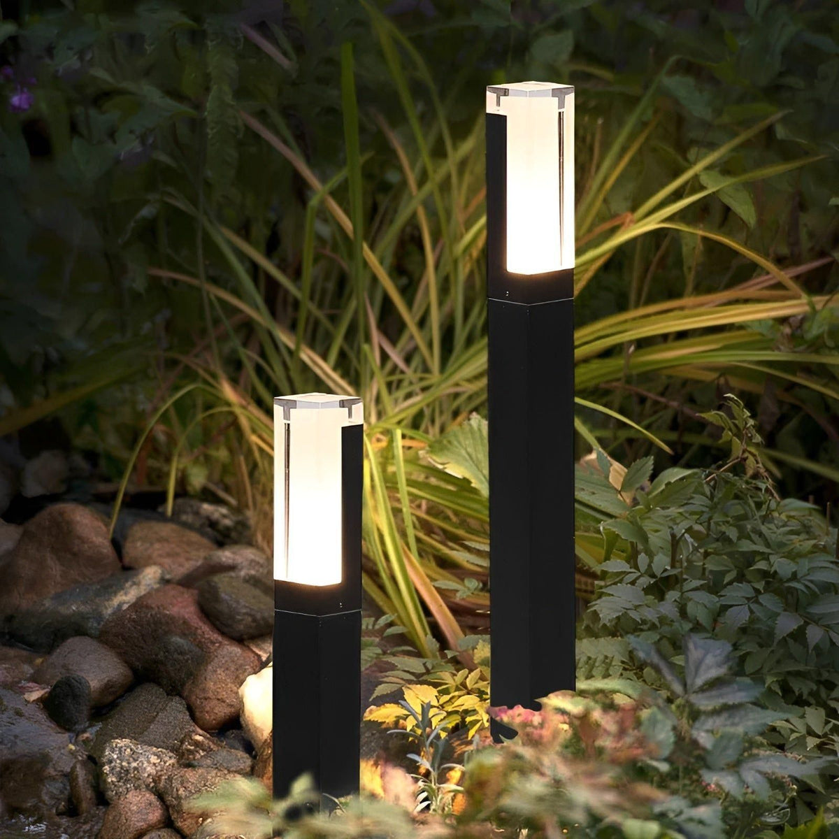 LuxeGarden Glow - Illuminazione moderna per giardini LED