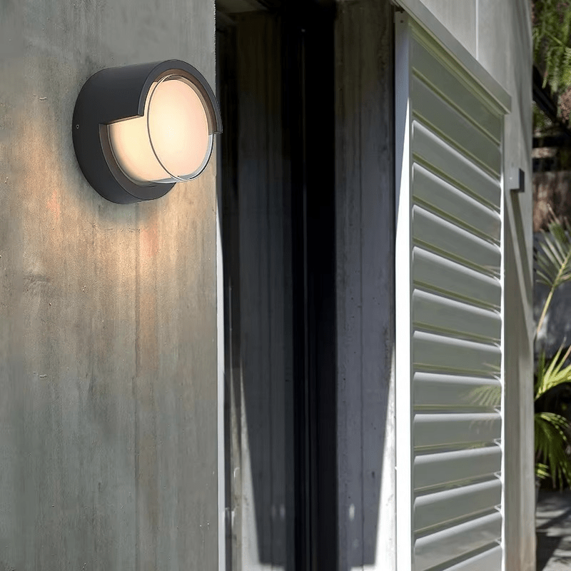 SAFEGLIMMER – Lampada da Parete LED da Esterno con Sensore di Movimento per Sicurezza e Stile