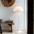 Lampada da terra a LED a forma di fungo scandinava