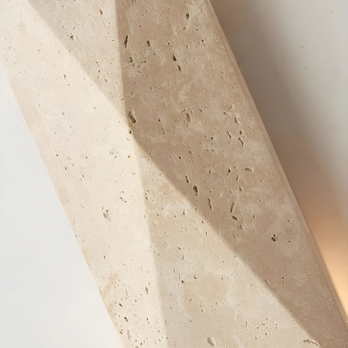 Lampada da parete in Travertino – Elegante lampada in pietra naturale per soggiorno o corridoio