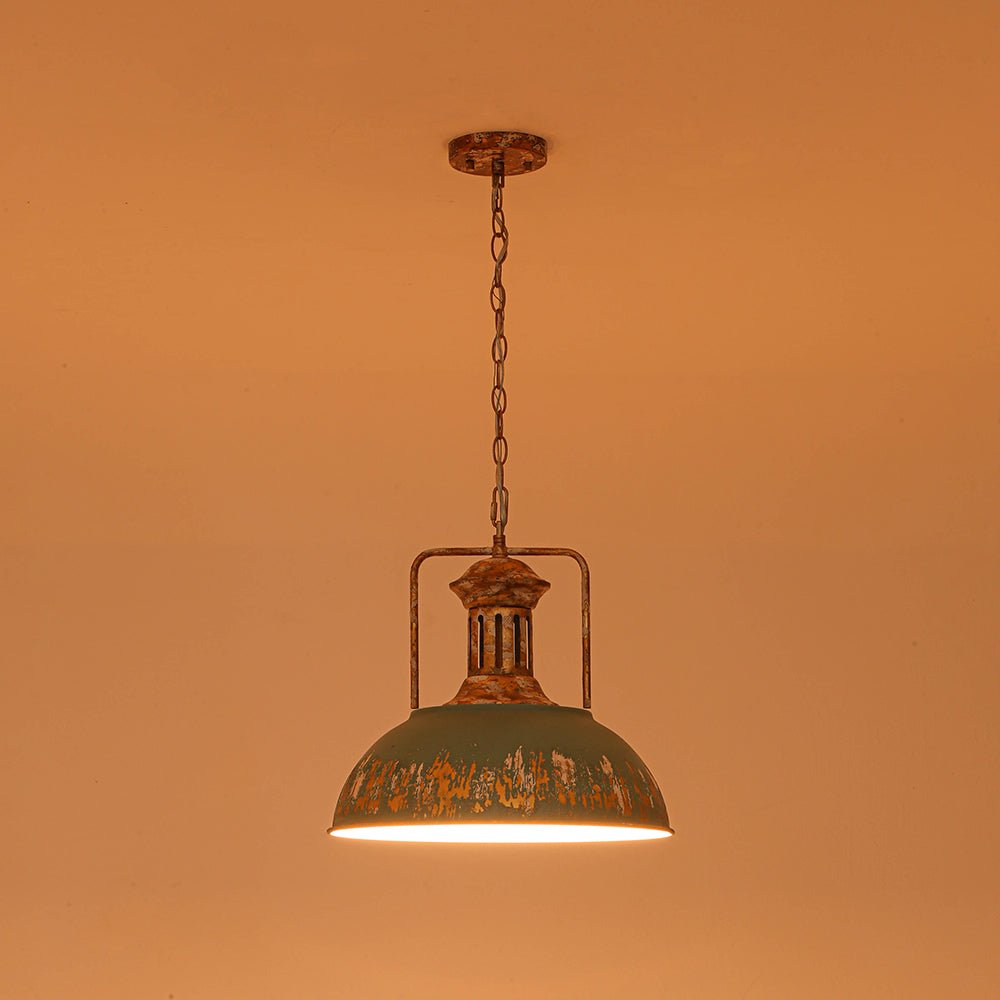 Lampada a sospensione in metallo a cupola fatta a mano con vernice scrostata a 1 luce