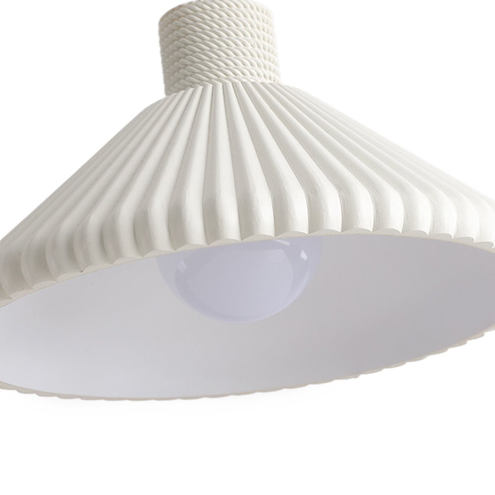 Moderna Lampada a Sospensione Conica Pieghettata in Resina per Tavolo da Pranzo