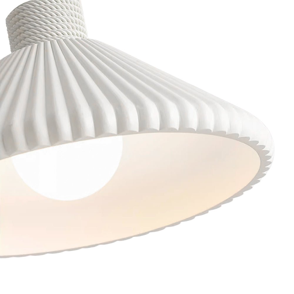 Moderna Lampada a Sospensione Conica Pieghettata in Resina per Tavolo da Pranzo