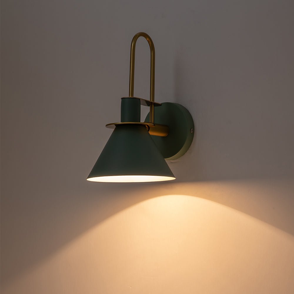 Moderna Luce da Parete a Cono con 1 Lampadina per Comodino