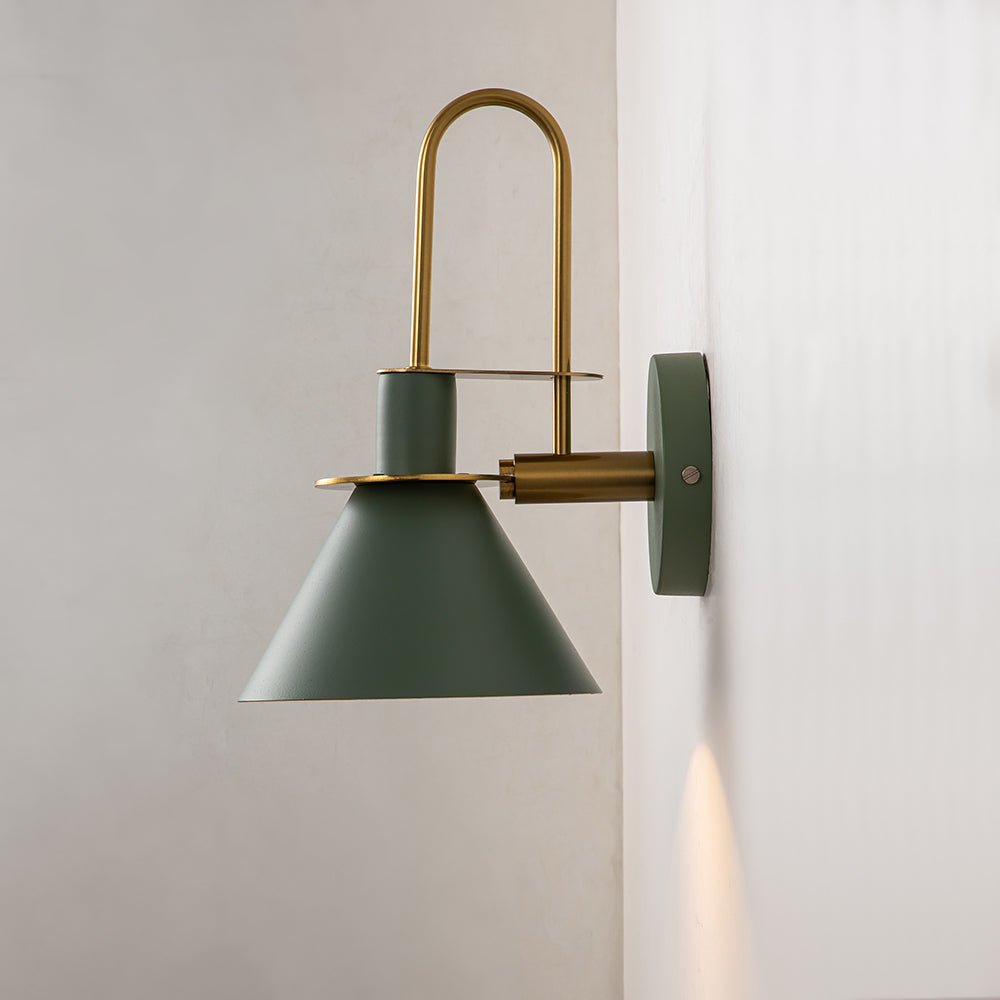 Moderna Luce da Parete a Cono con 1 Lampadina per Comodino