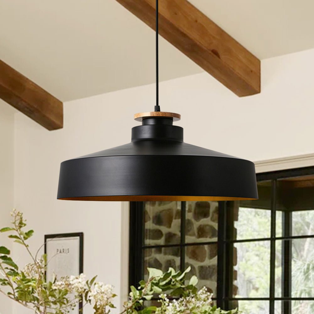 Lampada a sospensione con accenti in legno a cupola piatta da 1 luce per isola cucina