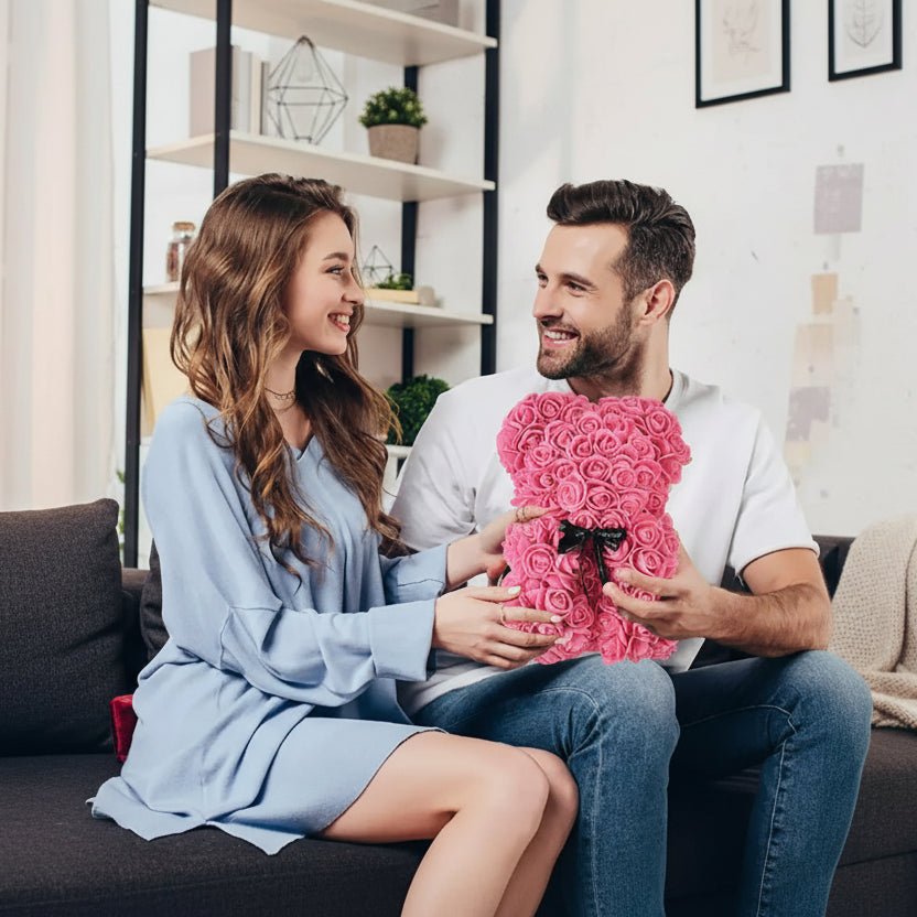 PETALLOVE – Orso di Rosa in Schiuma Artificiale per San Valentino e Arredamento Domestico