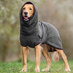Giacca in pile per cani con cappuccio per calore e comfort