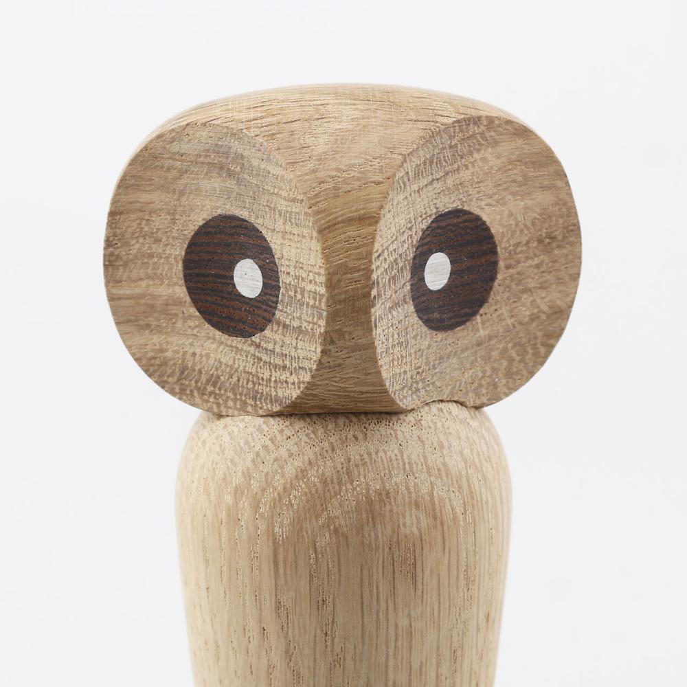 HootNest – Figura di gufo in legno con testa girevole in noce o rovere