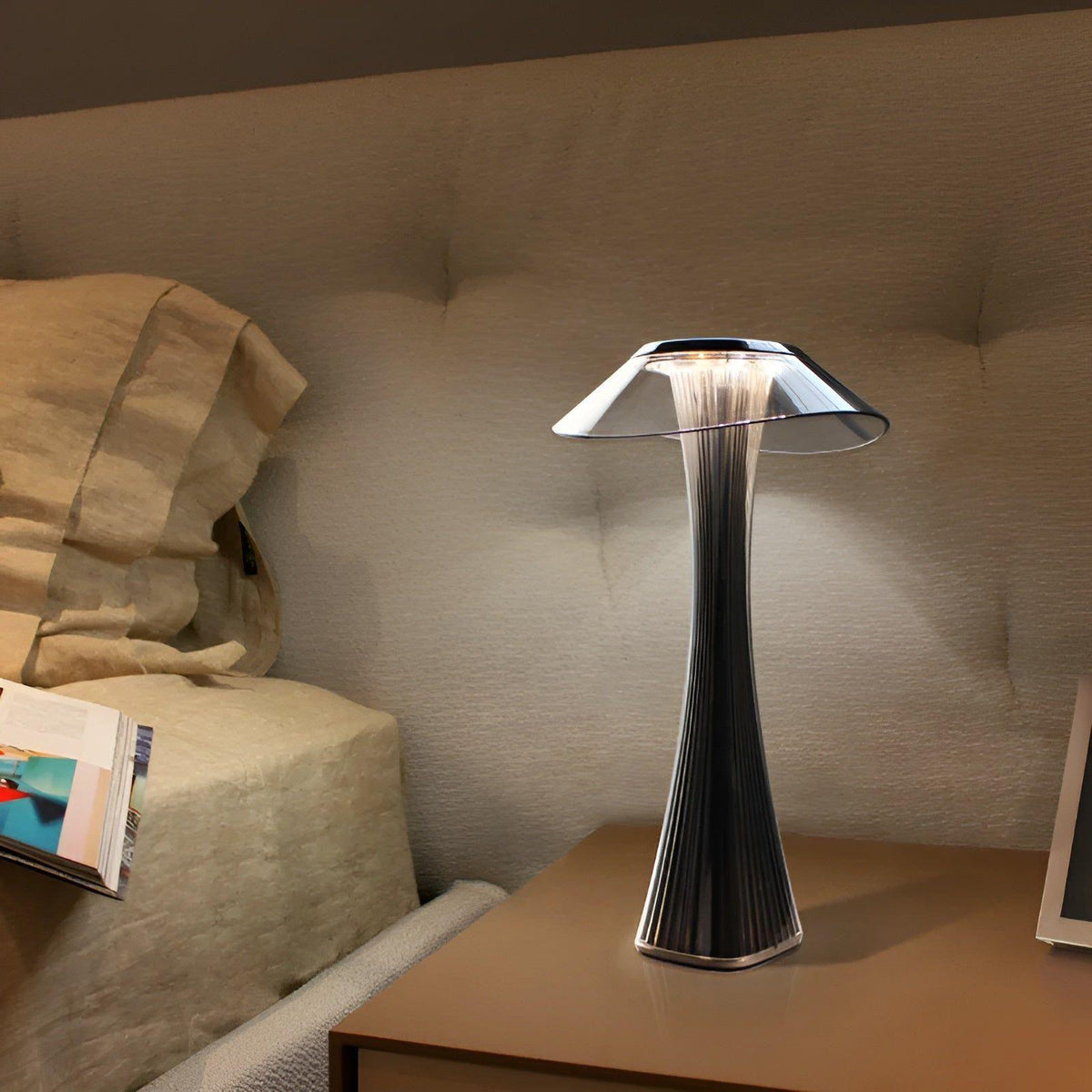 Lampada da Tavolo Gior - Ricaricabile Lampada da Notte in Cristallo Italiano con Smart Touch