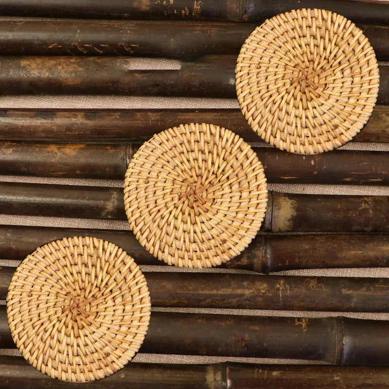 RATTANRA – Sottobicchieri in Rattan Isolanti per la Protezione del Tavolo
