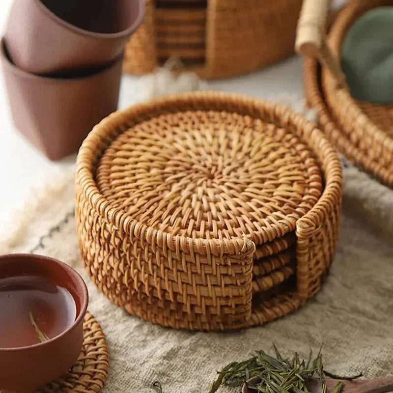 RATTANRA – Sottobicchieri in Rattan Isolanti per la Protezione del Tavolo