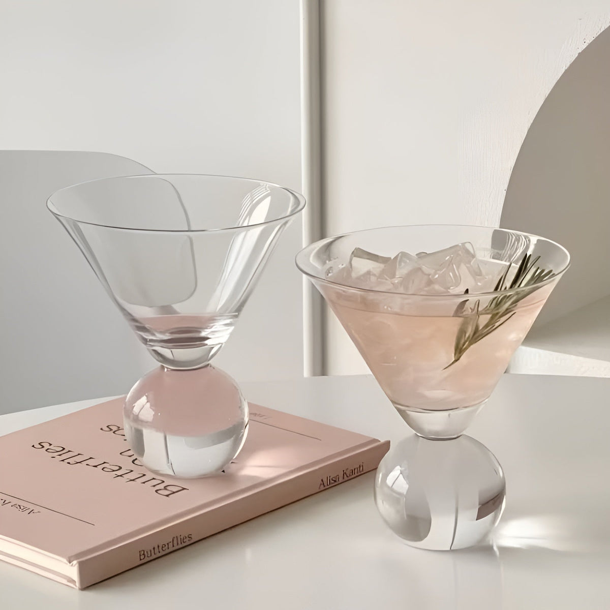 Bicchiere Martini Retro Senza Stelo 250 ml – Bicchiere da Cocktail in Cristallo Rosa dal Design Vintage, Riutilizzabile e Lavabile in Lavastoviglie